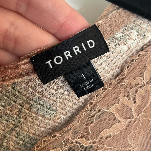 Floral and Lace Thermal Long Sleeve - Torrid - Size 1 (14/16) - Picture 3 of 5